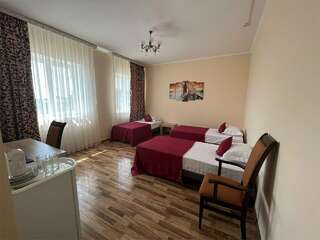 Гостиница Вап Ейск Трехместный делюкс с балконом-4